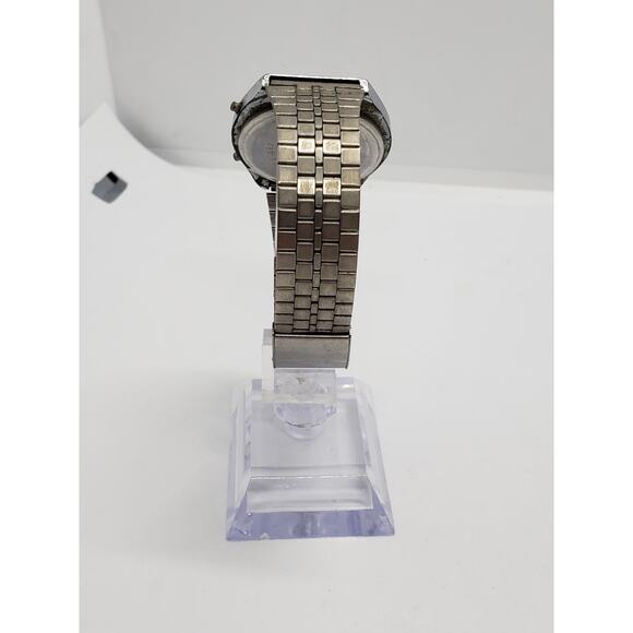 Women\'s silver digital watch. Quartz LCD main image 5